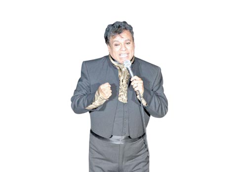 El michoacano participa en la producción.