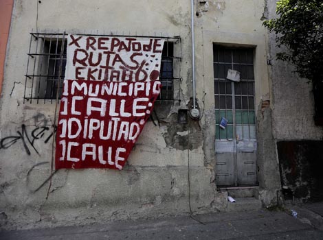 Los vecinos de diversas colonias por donde pasará la Línea 3 del tren ligero han sufrido de diversas afectaciones.