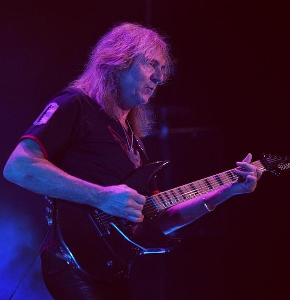 Judas Priest se presentó con lo mejor de su música en el Palacio de los Deportes.