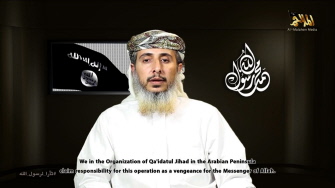 Naser al Ansi, en el video en el que reivindicó en nombre de Al Qaeda el ataque al semanario francés Charlie Hebdo