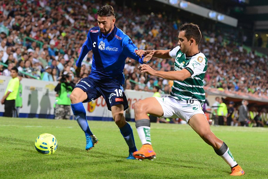 Peleado primer tiempo entre Santos y Puebla.