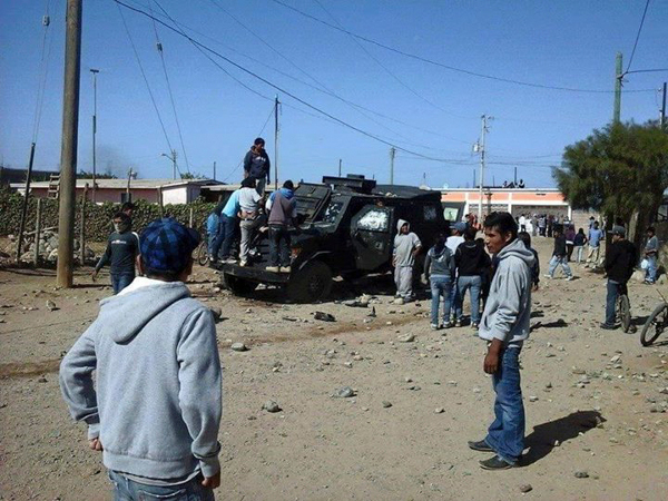 Enfrentamiento de jornaleros y policías en San Quintín.