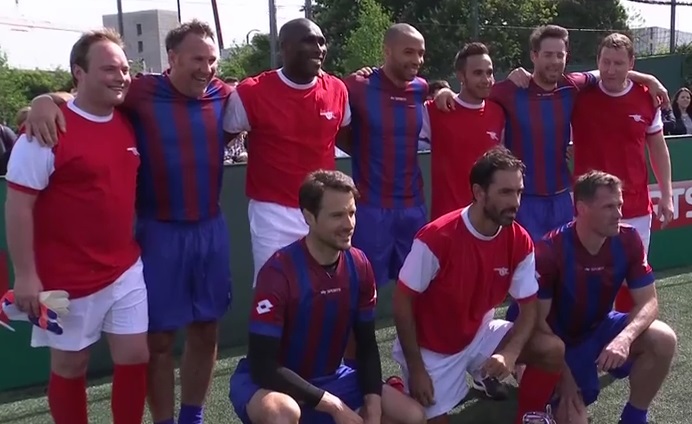 Lewis Hamilton, y Thierry Henry, se enfrentan en "cascarita" 