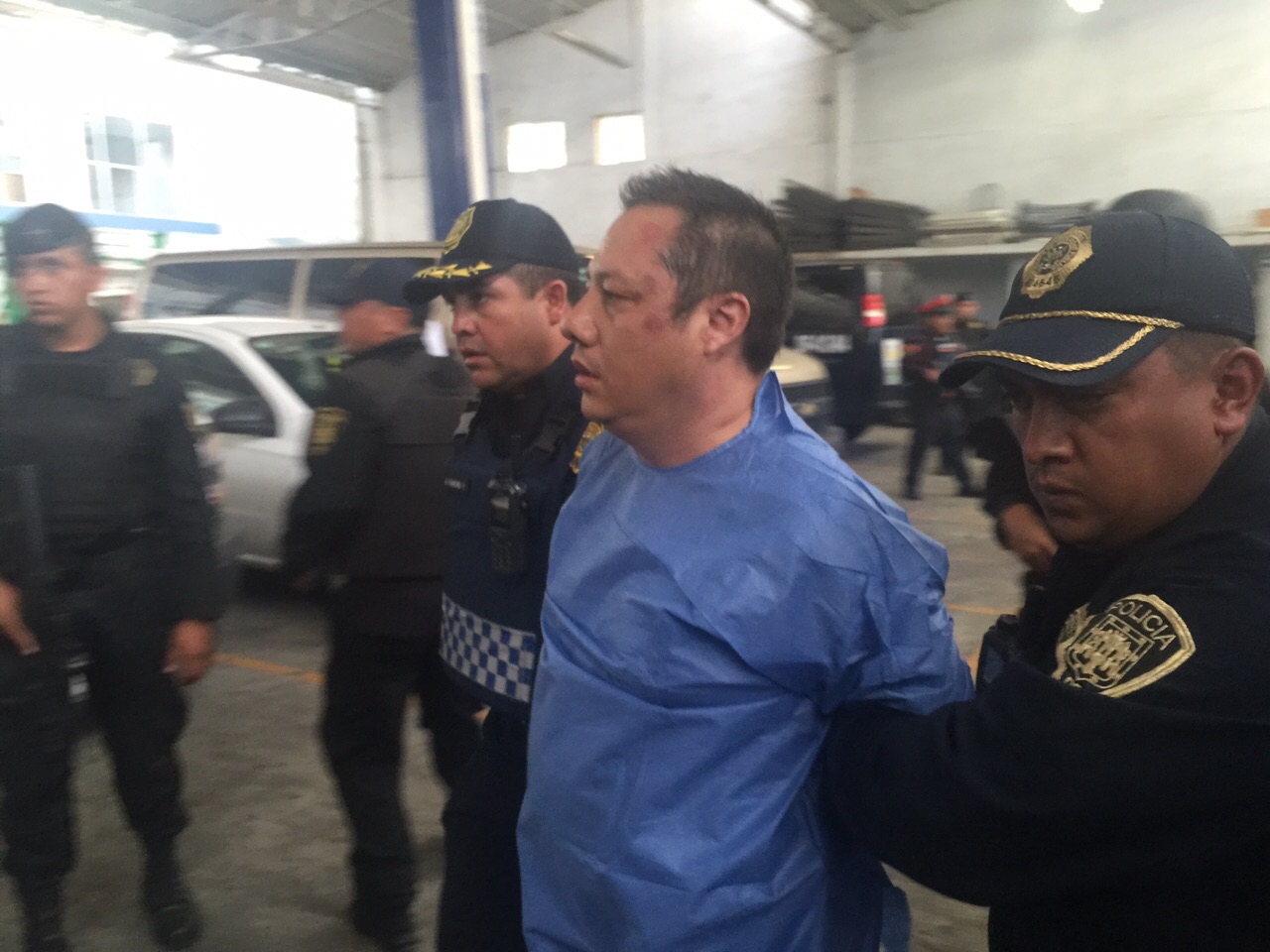 A las 4:50 de la madrugada, los delincuentes asaltaron las instalaciones de la PGR para rescatar a Esquivel Orozco.