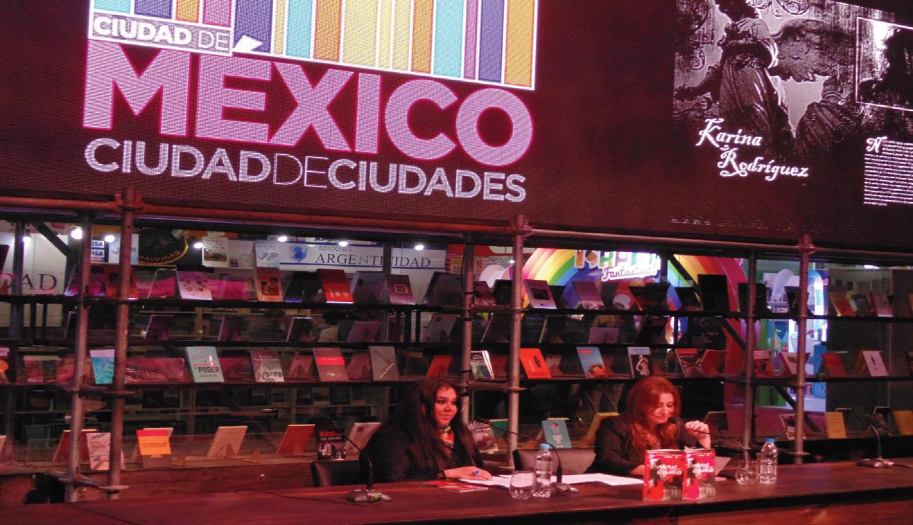 Magda Bárcenas, junto a Karina Rodríguez, presentó sus Almas y Karmas ayer en la Feria Internacional del Libro de Buenos Aires.