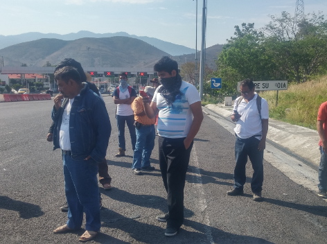 Felipe de la Cruz, vocero de los padres se encuentra en el lugar.