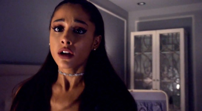 Ariana Grande hace su regreso a las series de televisión. 