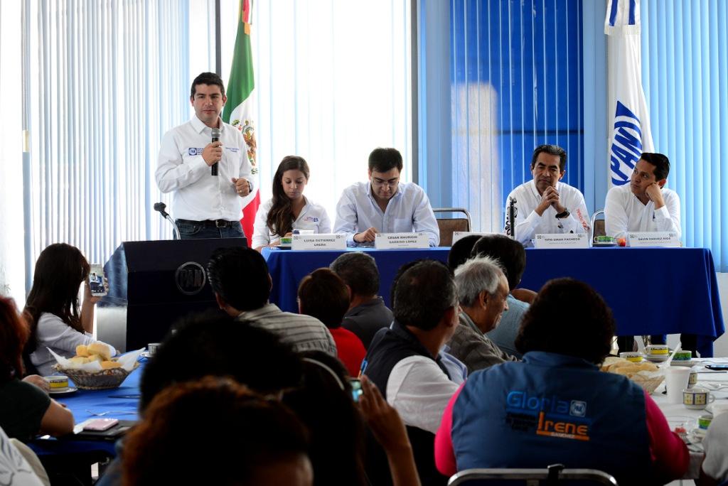 La reunión fue con líderes vecinales de la delegación Gustavo A. Madero. 
