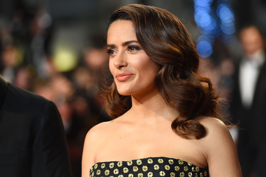 Salma ha sido abordada sobre la escena en que su personaje, la reina, se come el corazón sanguinolento de un monstruo marino (la trama pasa del horror