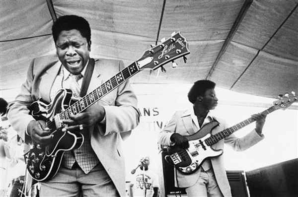 Foto de archivo del 21 de abril 1980: BB King, izquierda, y un acompañante durante la apertura del festival de jazz en Nueva Orleans.