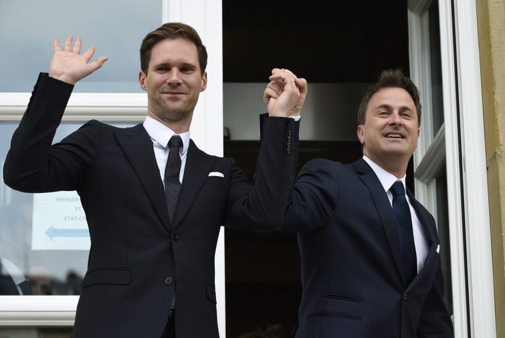  Xavier Bettel estaba unido con Gauthier Destenay por contrato de unión civil desde 2010; en agosto 2014 anunció que se casaría.