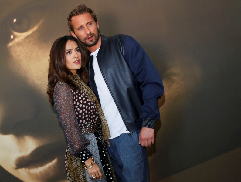 La actriz posó con el actor Matthias Schoenaerts.
