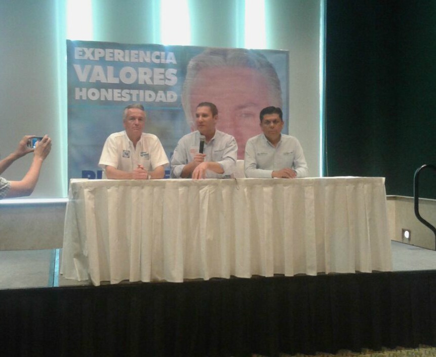 Rafael Moreno Valle asistió a Guadalajara para reunirse con los candidatos de Acción Nacional 