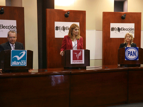 El abanderado de Partido Nueva Alianza, Pedro Caballero Hernández; Bárbara Guadalupe Galán y Margarita Gómez Tamez, candidatas de Partido Humanista y 