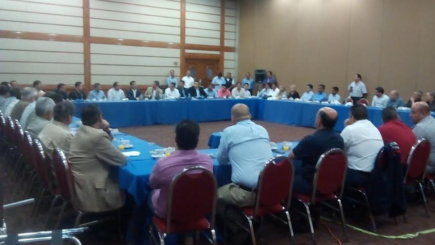 Rafael Moreno Valle se reunió con empresarios en Tamaulipas.