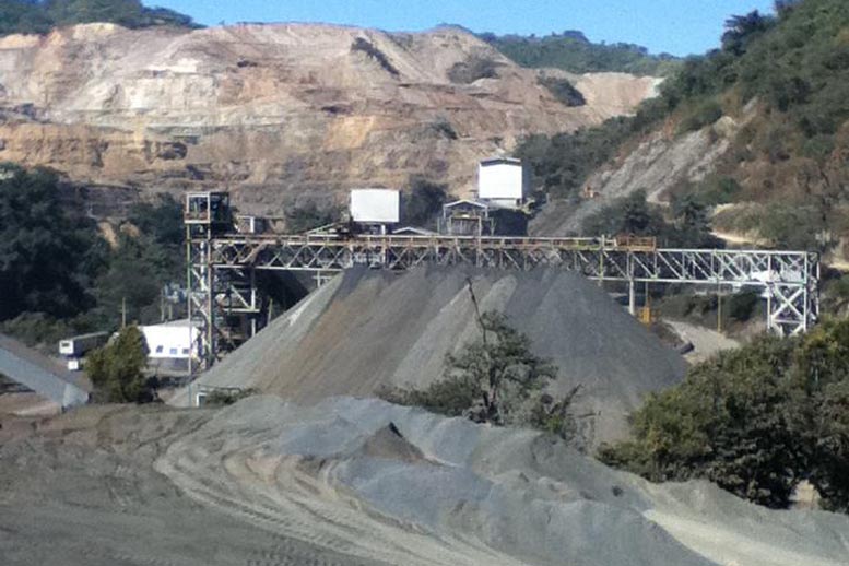 El acceso a la mina se mantiene bloqueado desde el 15 de abril.
