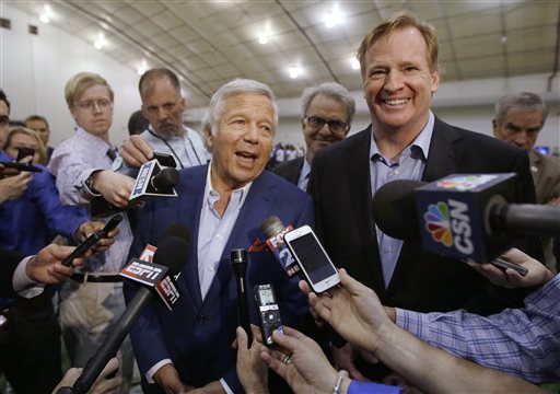 Robert Kraft y Roger Goodell