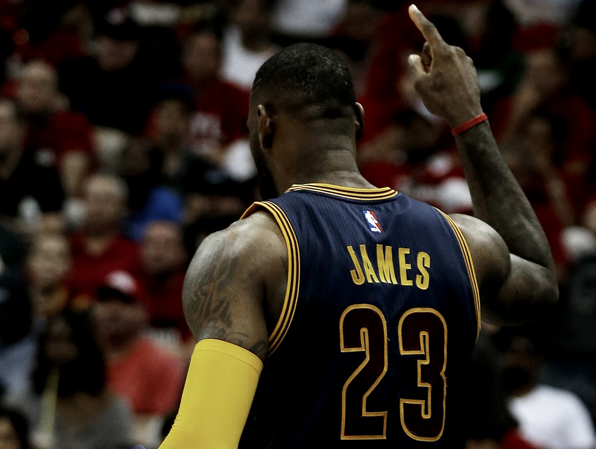 LeBron James lució 