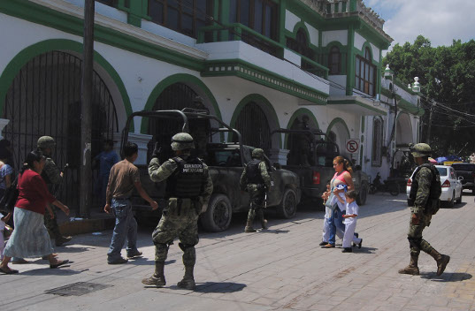 Policía Federal y Ejército vigillan la zona de Chilapa. 