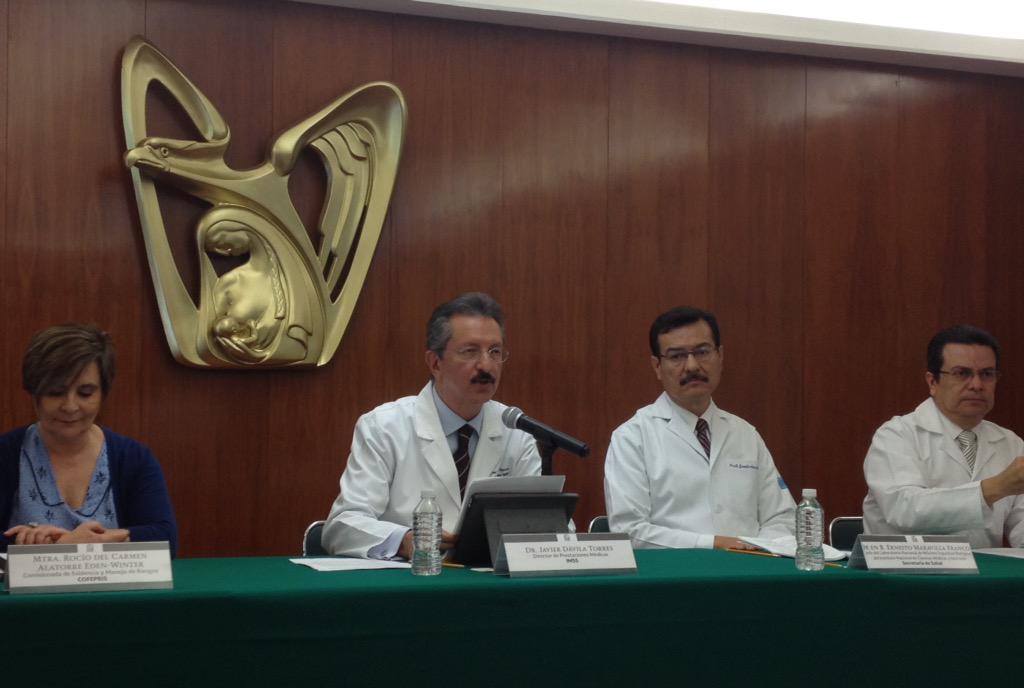 El director de Prestaciones Médicas del IMSS en conferencia de prensa. 