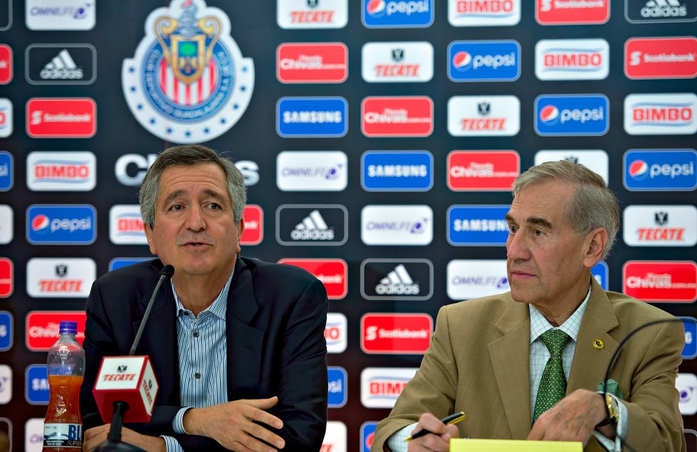 Jorge Vergara Madrigal ofreció una conferencia de prensa en el Estadio Omnilife, acompañado por su equipo legal