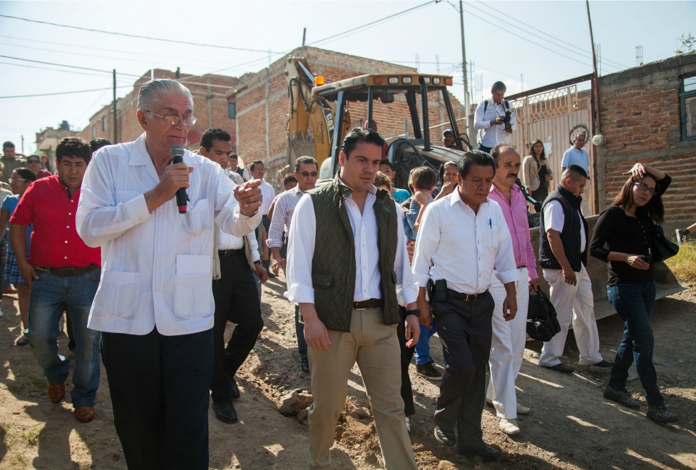 Supervisa Gobernador acciones de abasto de agua en Tonalá