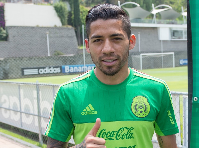 Javier Aquino no planea regresar a México en este momento