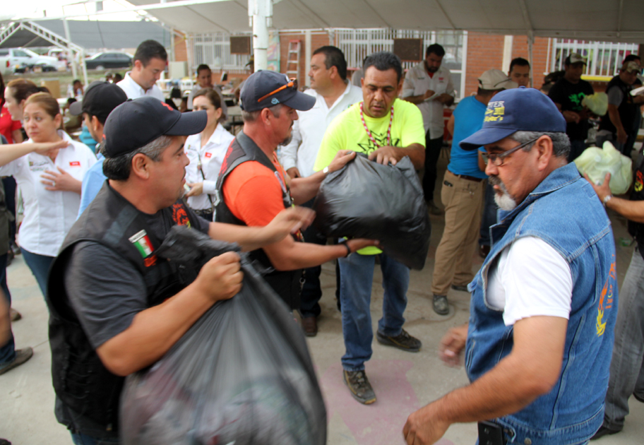 Siguen llegando víveres para Ciudad Acuña. 