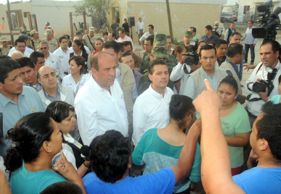 El mandatario estatal agradeció la presencia de los titulares de las diferentes dependencias.