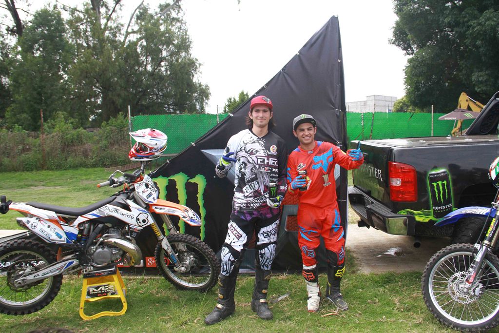 Álex Cervantes y Johan Nungaray