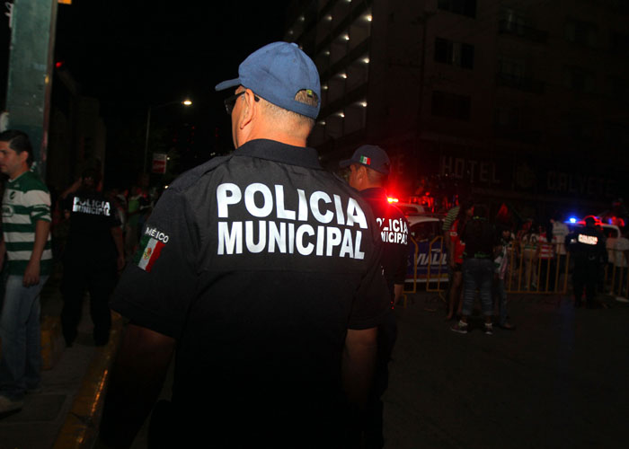 Para el desfile de esta tarde - noche se desplegarán 400 agentes policías en Torreón. 