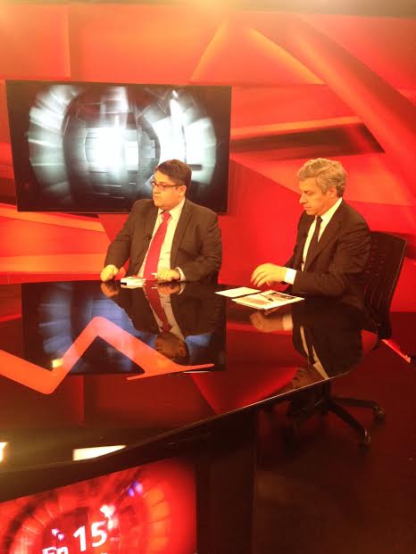  Marco Fernández y Claudio X. González en el programa ‘En 15’ con Carlos Puig.