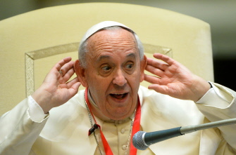 El papa Francisco (en la imagen, en un evento con niños en el Vaticano) visitará Sarajevo, capital de Bosnia, el sábado 6 de junio