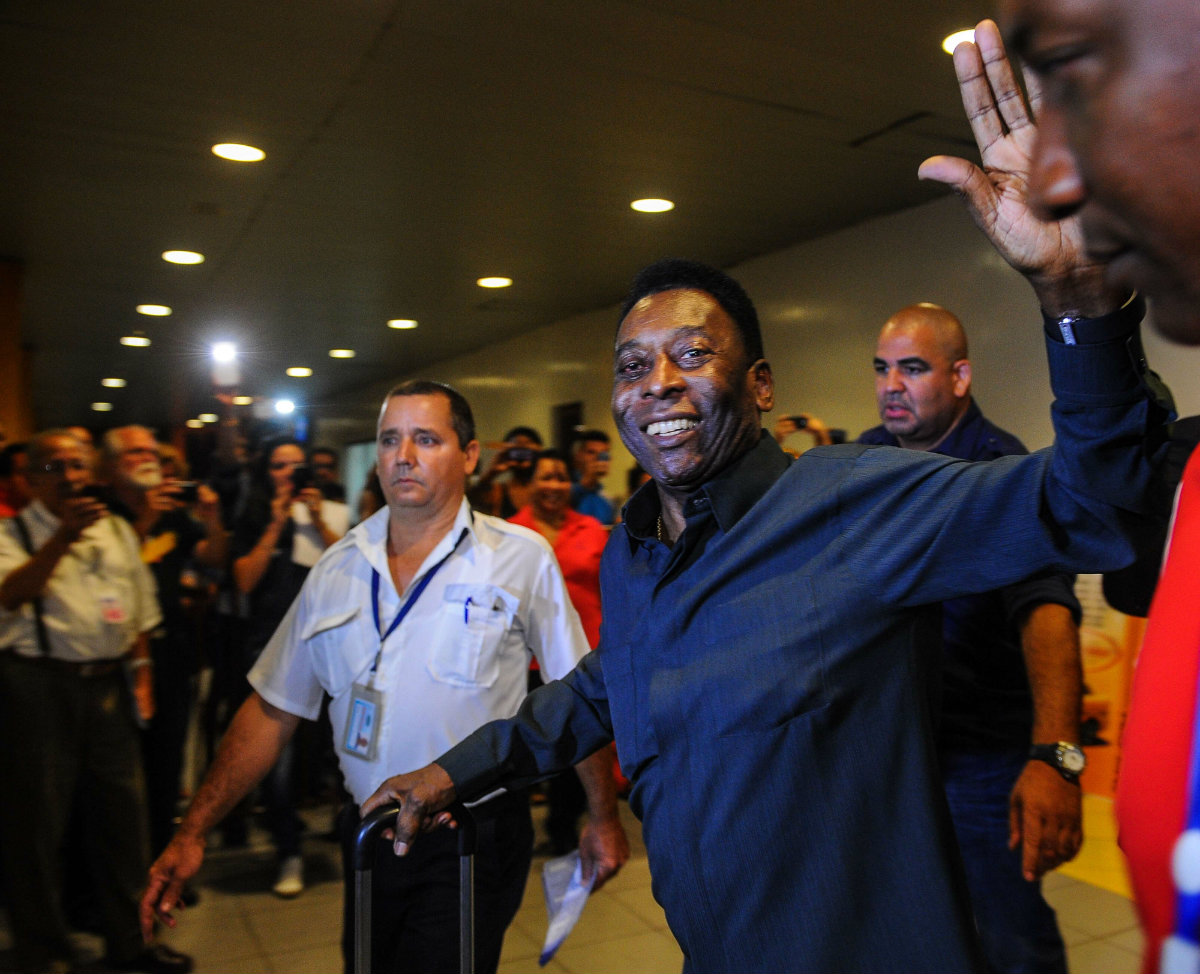 Pelé en su llegada a La Habana, Cuba 