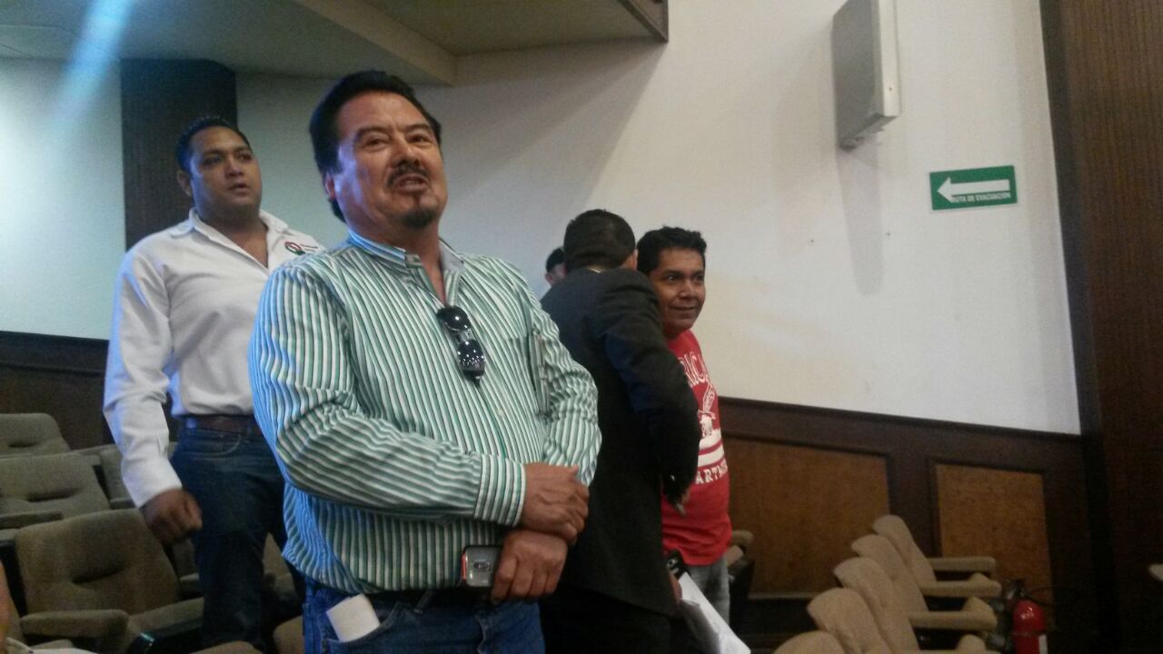 Barrios Núñez dijo que de León Tello se opuso a la iniciativa que se presentó al Poder Legislativo.