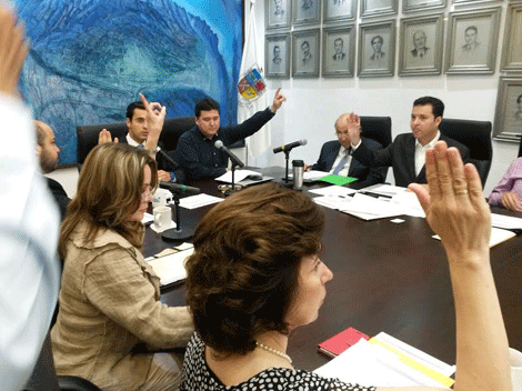 El llamado lo hizo durante una sesión de Cabildo.