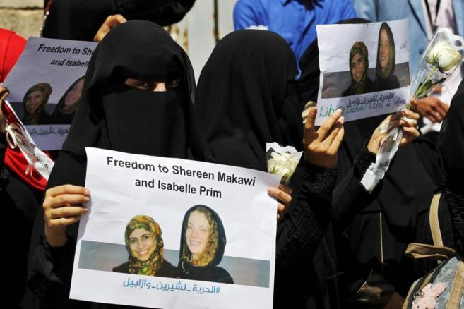 Una manifestación a favor de la liberación de la francesa Isabelle Prime, y su compañera yemení, Shireen Makkawi, el pasado marzo en Saná