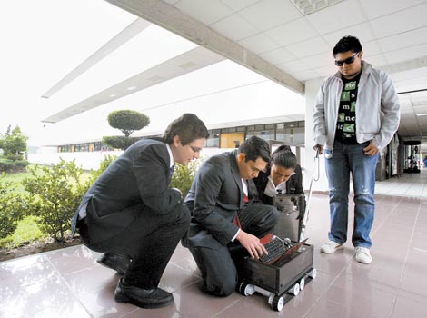 Amepi fue desarrollado por Francisco García Macías, Jessica Espinosa López y Manuel Caballero Martínez, egresados de ingeniería en sistemas.