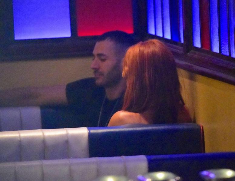Karim Benzema y Rihanna en un restaurante 