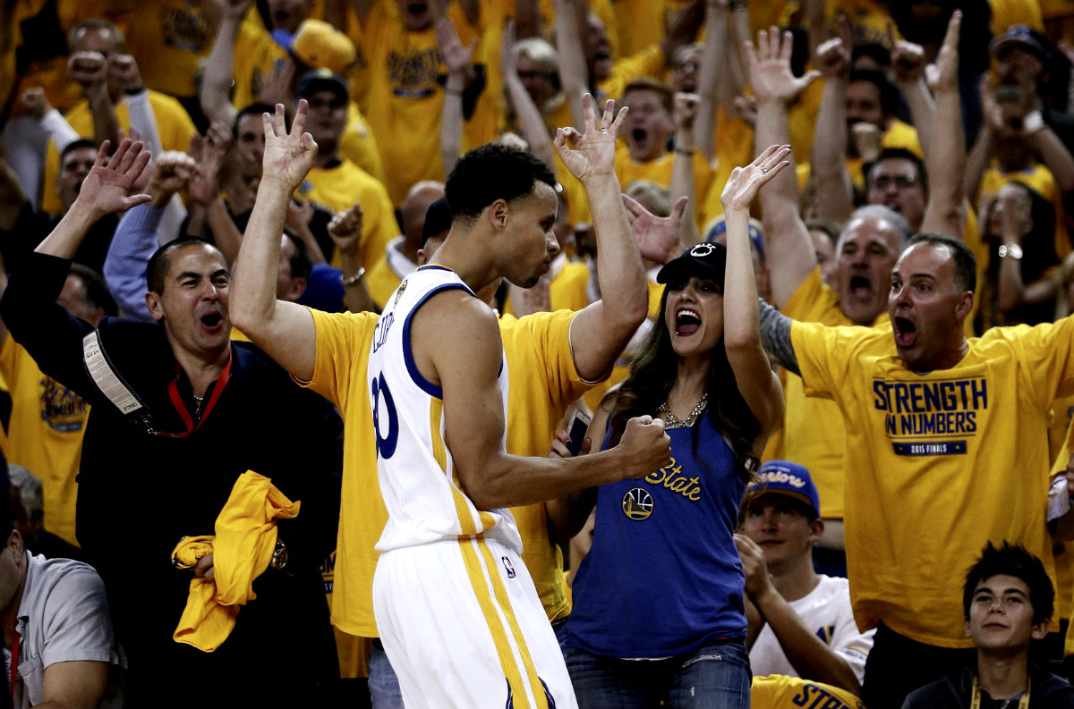 Stephen Curry comandó a GS
