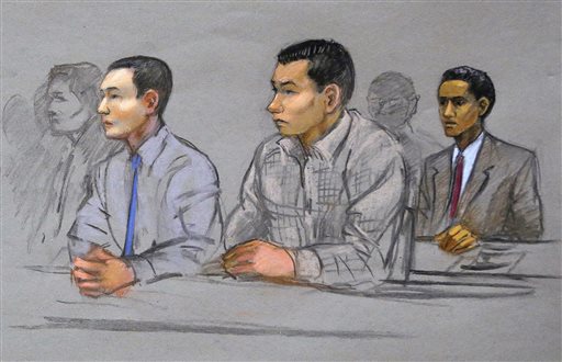 Los amigos universitarios sentenciados, Azamat Tazhayakov (izquierda), Dias Kadyrbayev (al centro) y Robel Phillipos (derecha).