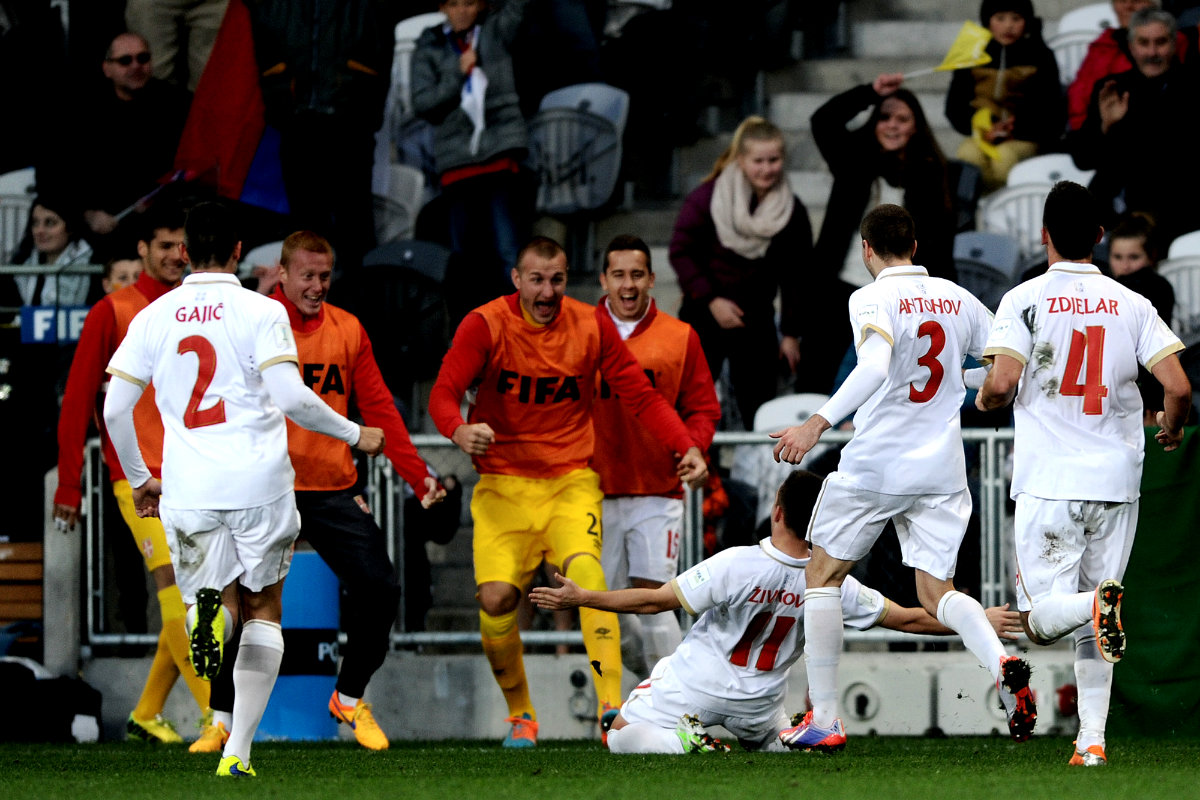 Serbia marcó los goles en el momento justo 