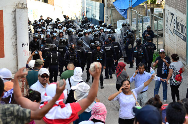 Habitantes del municipio de Tlapa, en Guerrero, retuvieron a policías federales.