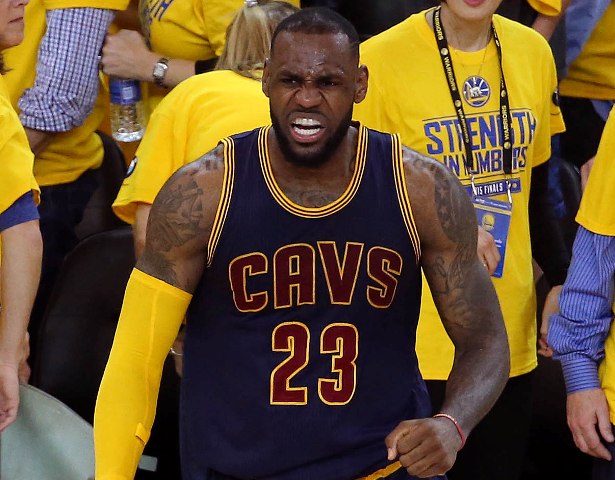 Lebron James brilló en el segundo juego de las finales contra los Warriors