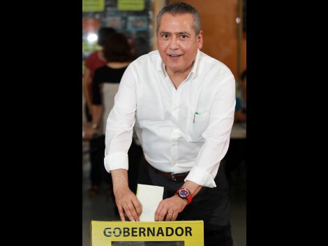 El líder priista de la Cámara de Diputados, Manlio Fabio Beltrones, dijo que que observaba una jornada electoral tranquila.