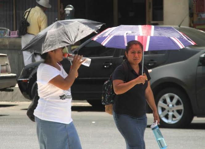 El intenso calor representa un riesgo para los reynosenses.