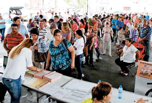 En algunas casillas se observaron largas filas de votantes.