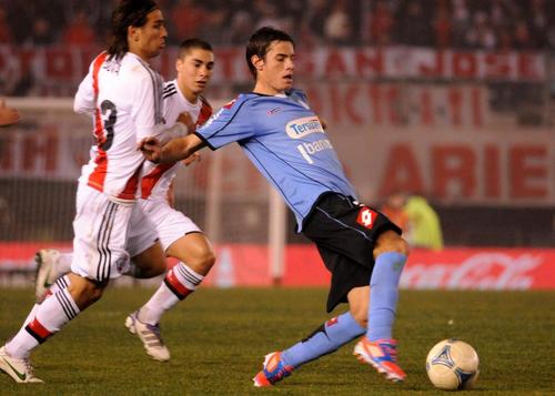 Melano jugó con el Belgrano desde 2011 hasta 2013, después inició una nueva temporada con el Lanús hasta en la actualidad.