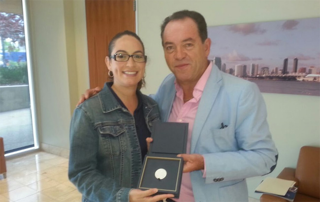 el presidente de los Charros de Jalisco entregó la invitación formal a los Padres de San Diego