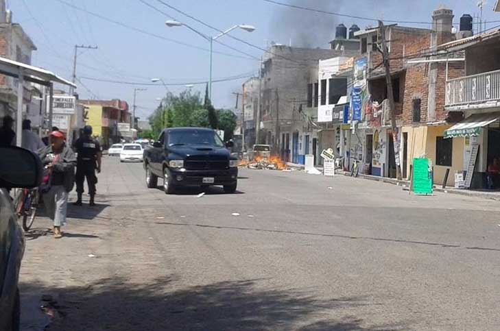 Hasta el momento se desconoce quiénes quemaron la papelería. 